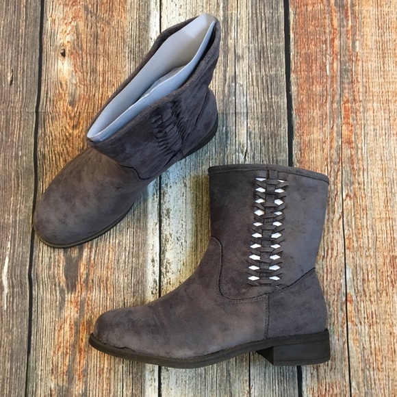 Dolce by Mojo Moxy | Jody Bootie Gray Suede Boots - Picture 2 of 8